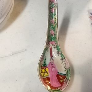 Antique Chinese Hand-Painted Rose Medallion Famille Rose Porcelain Soup Spoon, A